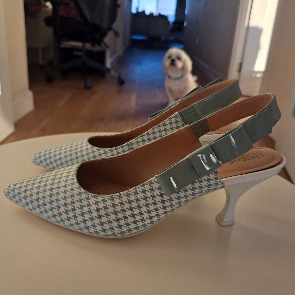Mint condition Geox SAGE houndstooth LEATHER dressy shoes - size 41